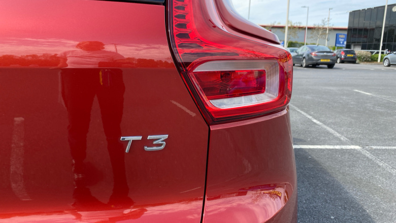 Volvo Xc40 1.5 T3 [163] R DESIGN 5dr Geartronic Petrol Estate
